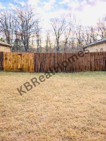 450 Lilly Dr #1 - Photo 3 of 8