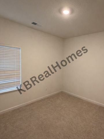 450 Lilly Dr #1 - Photo 7 of 8