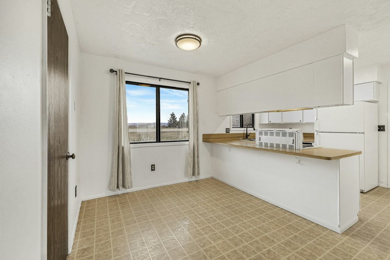 24 Jaxson Dr - Photo 7 of 17