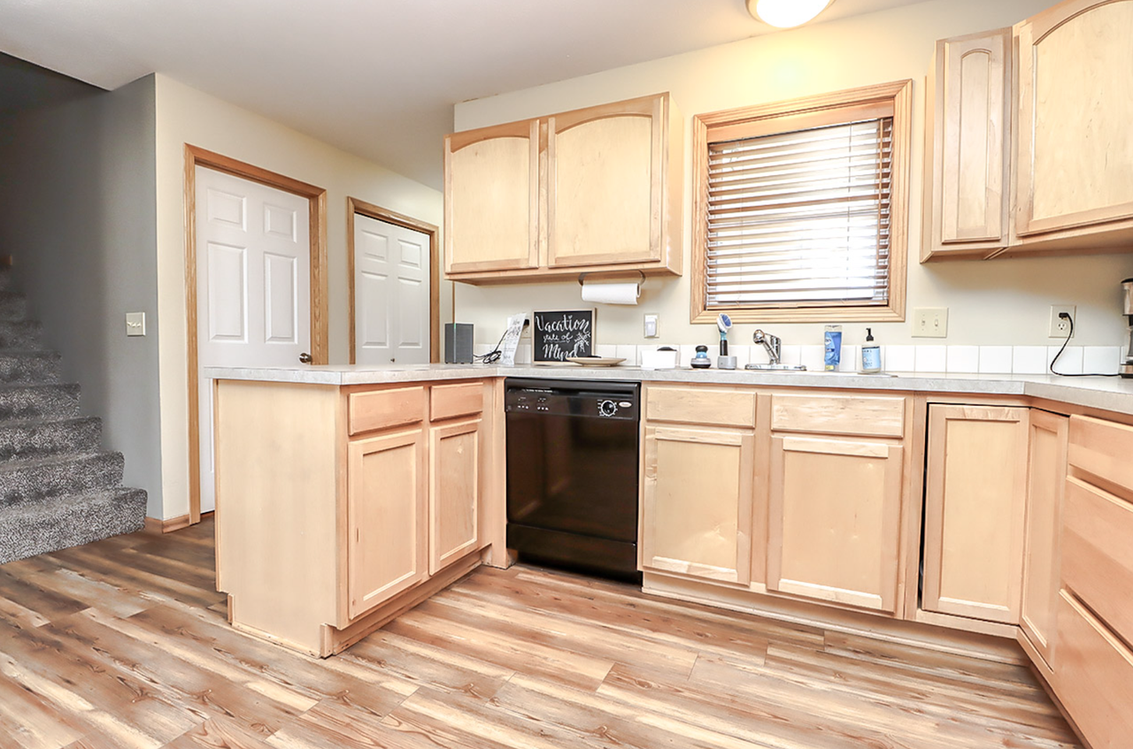 3530 McLaughlin Drive - Photo 6 of 22