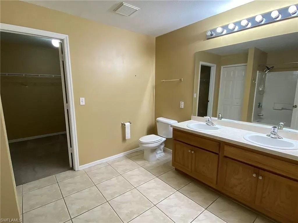 1447 Southeast 17th Terrace - Photo 2 of 6