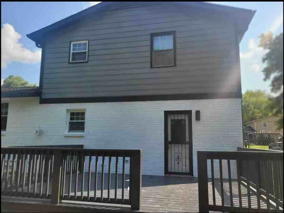 4880 Barclay Square Drive - Photo 3 of 24