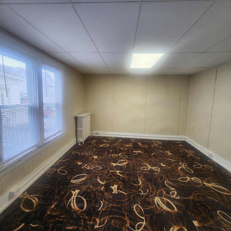 101 Crawford Ave #2 - Photo 7 of 8