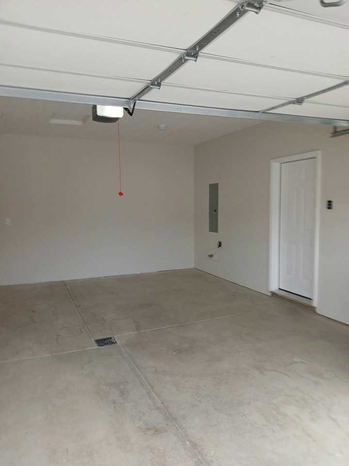 2449 Waterford Pointe Drive - Photo 2 of 11
