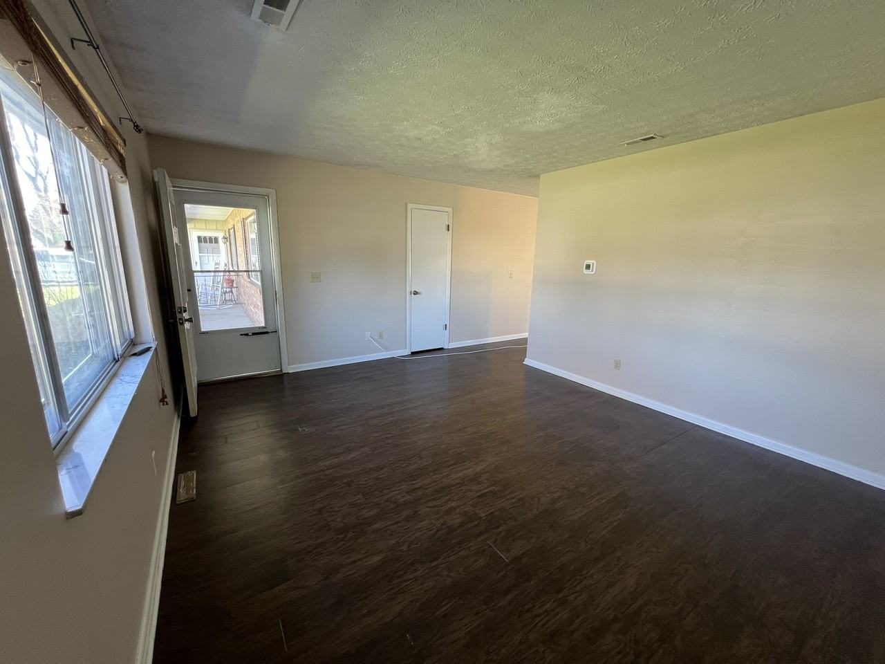 157 Hickory Ln Sw - Photo 4 of 17