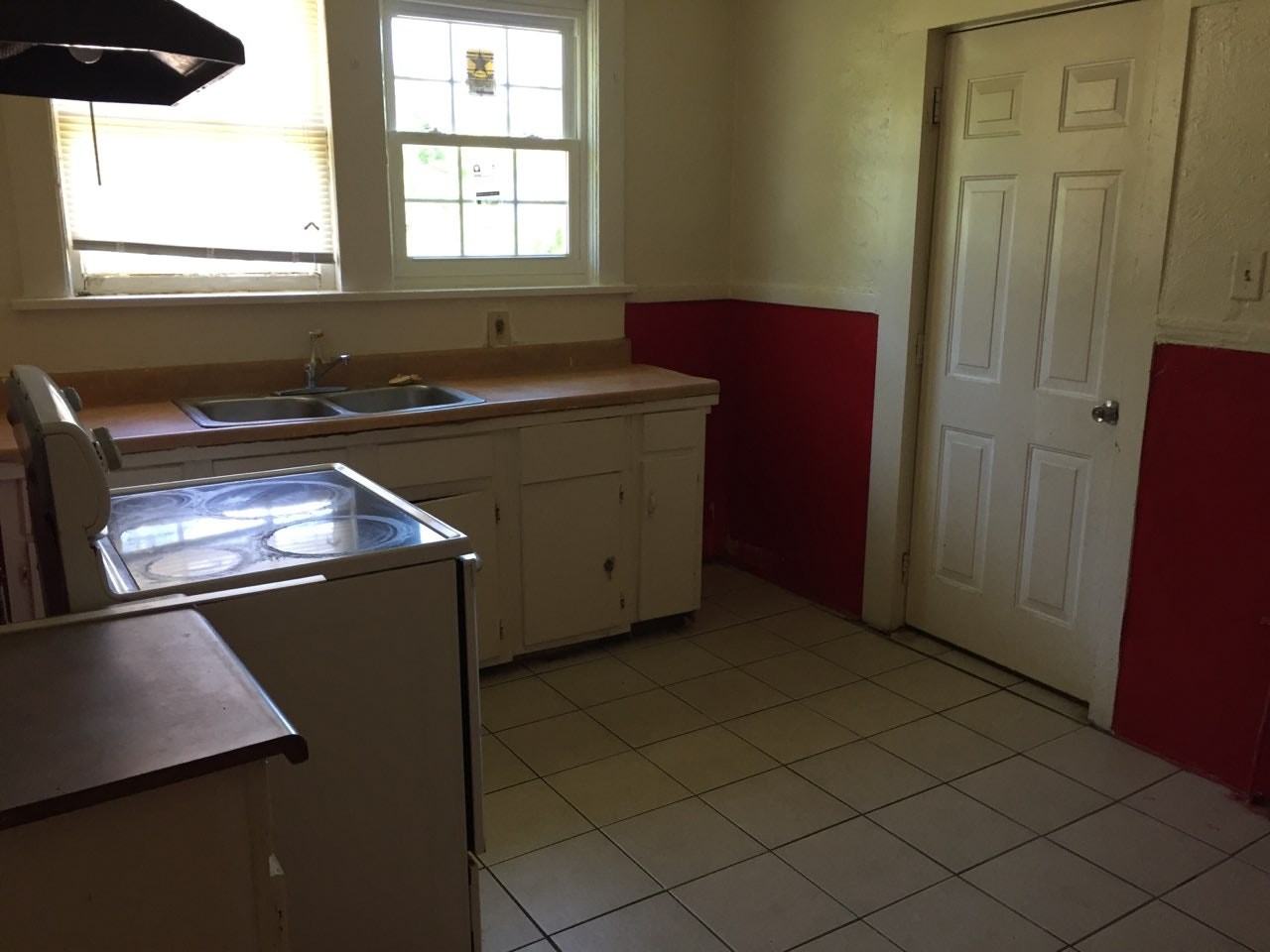 1066 Greenlaw Avenue, Unit 1 - Photo 7 of 8