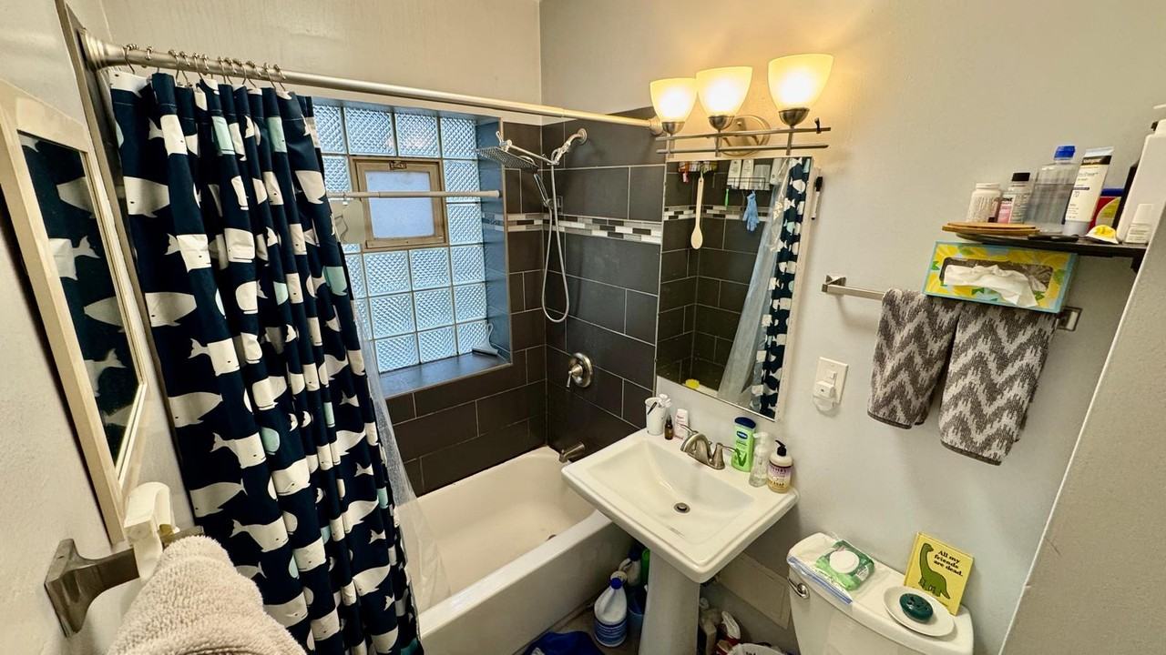 4205 N Linder Ave #2 - Photo 7 of 12