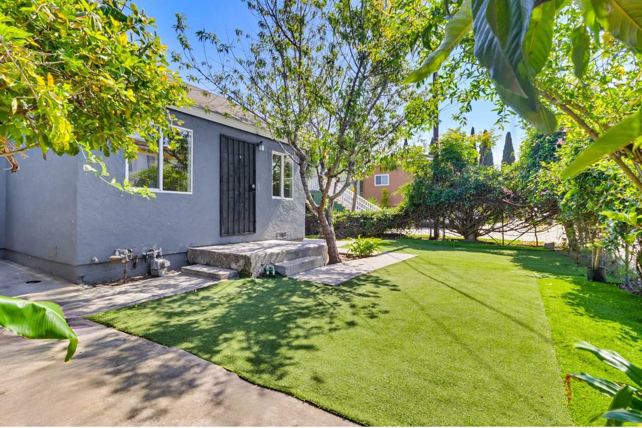 856 S Gregory St #856 - Photo 4 of 20