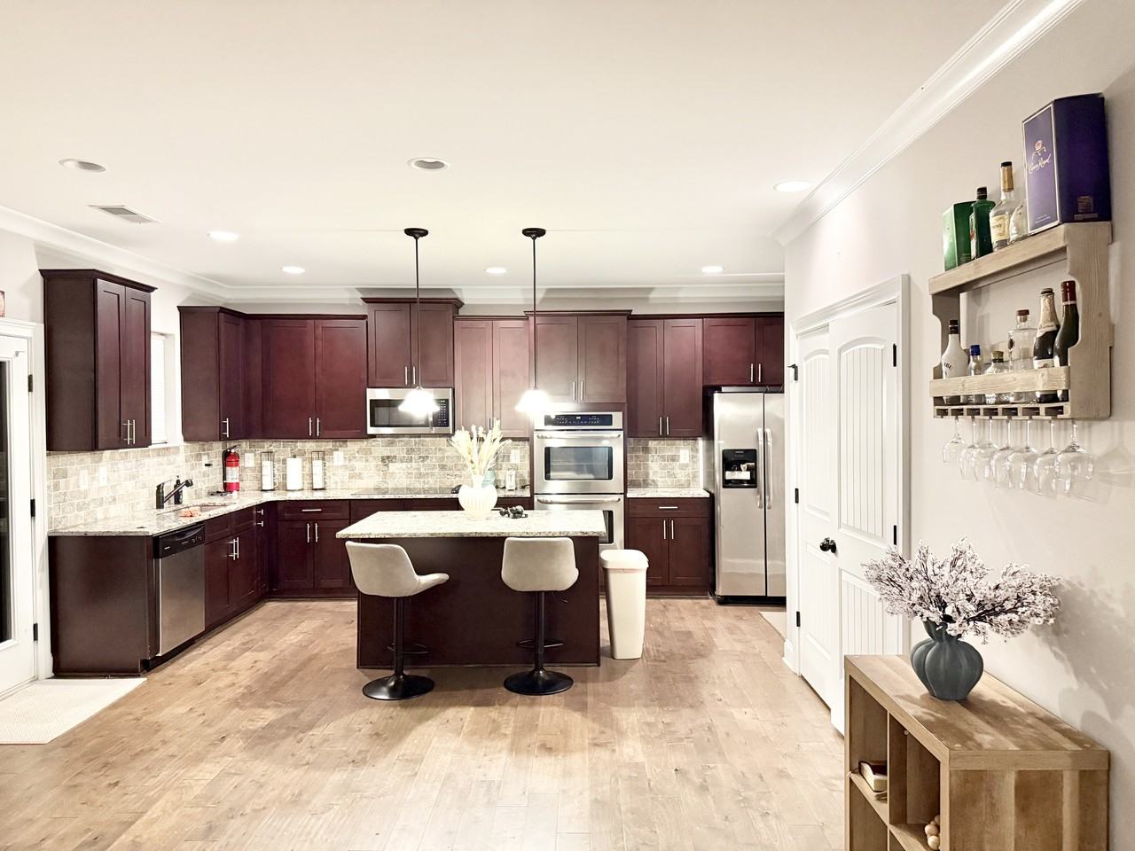 819 Burch Creek Dr - Photo 4 of 15