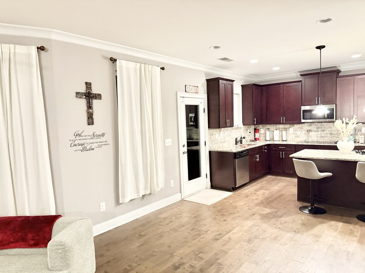 819 Burch Creek Dr - Photo 5 of 15