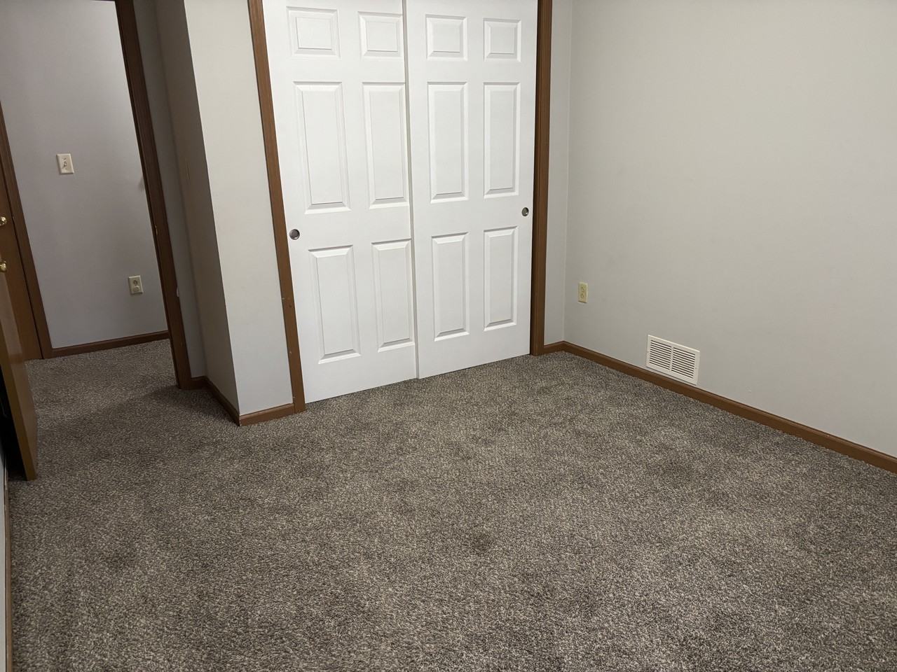 4937 N River Rd #B - Photo 6 of 13