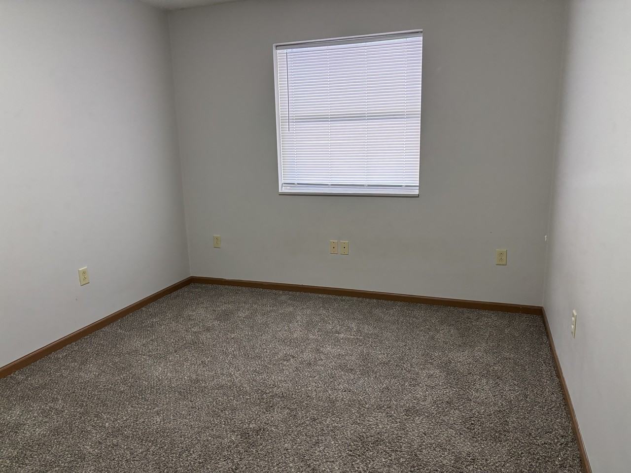 4937 N River Rd #B - Photo 7 of 13