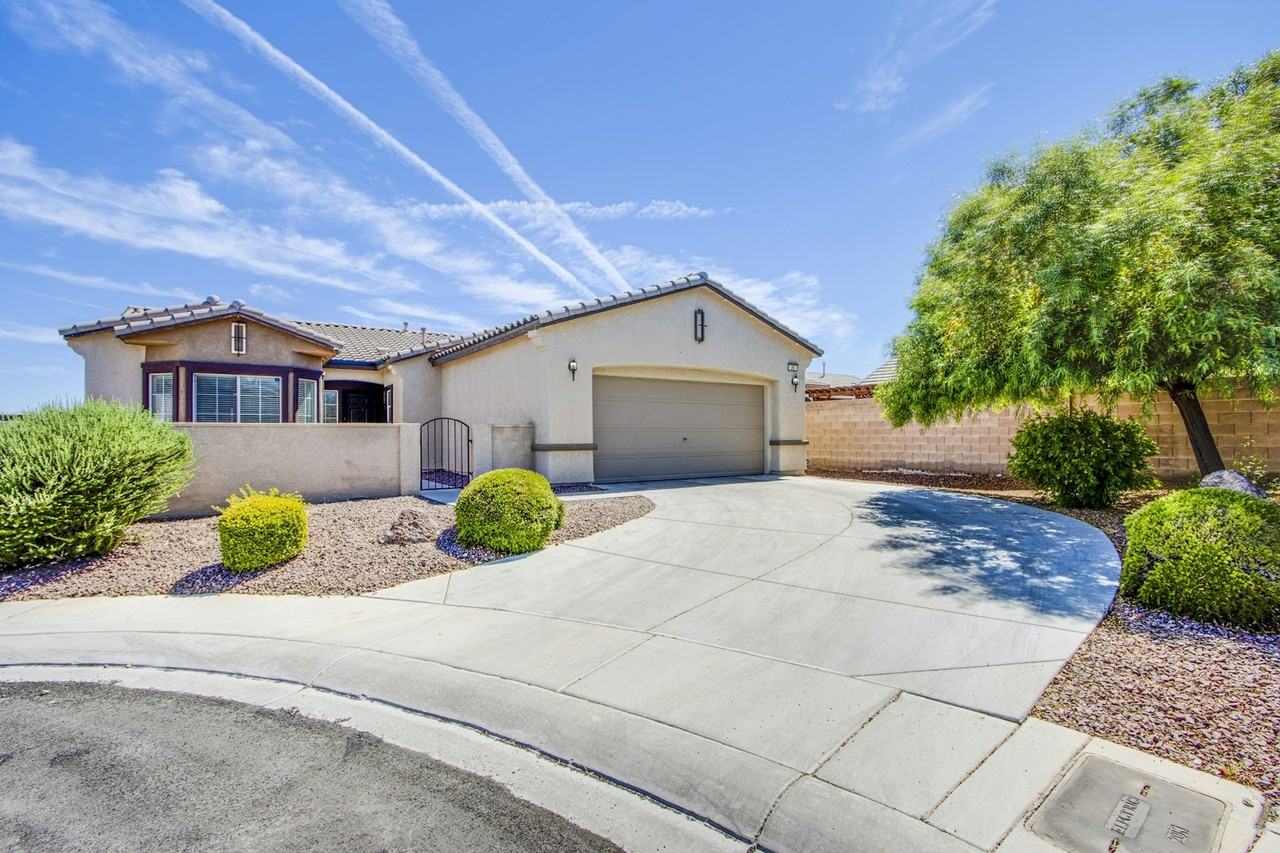 29 Blue Sunrise Avenue - Photo 2 of 40