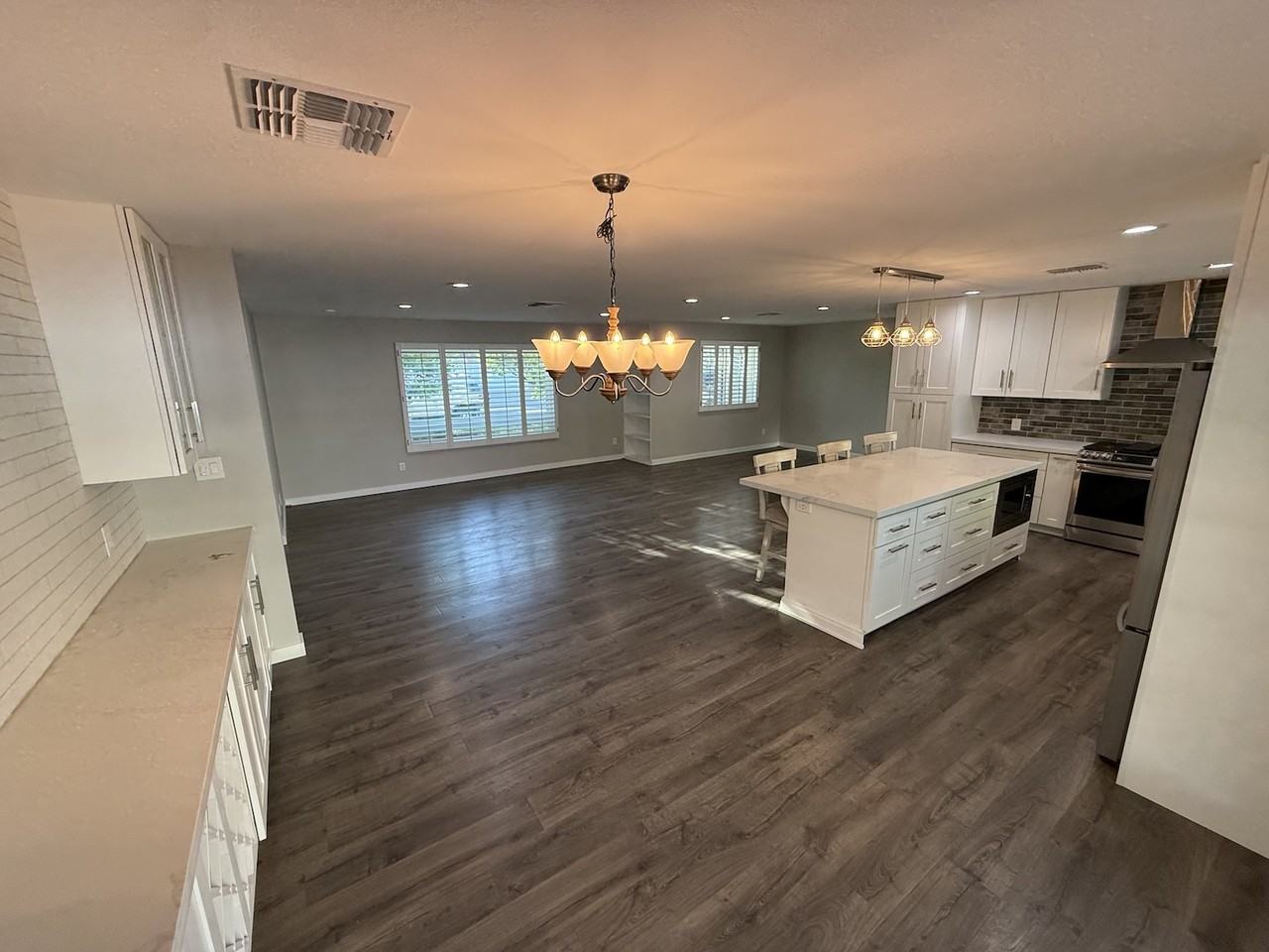 8161 N 1st Dr - Photo 7 of 20