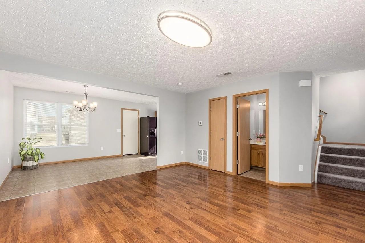 6168 Broad Stripes Ave - Photo 2 of 20