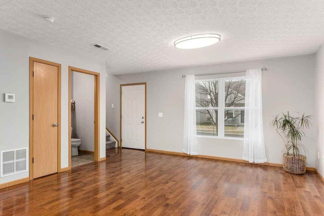 6168 Broad Stripes Ave - Photo 4 of 20