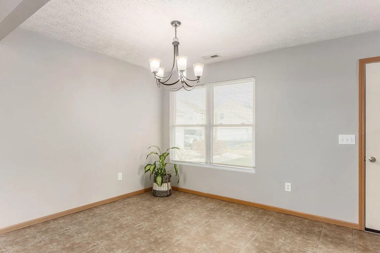 6168 Broad Stripes Ave - Photo 5 of 20