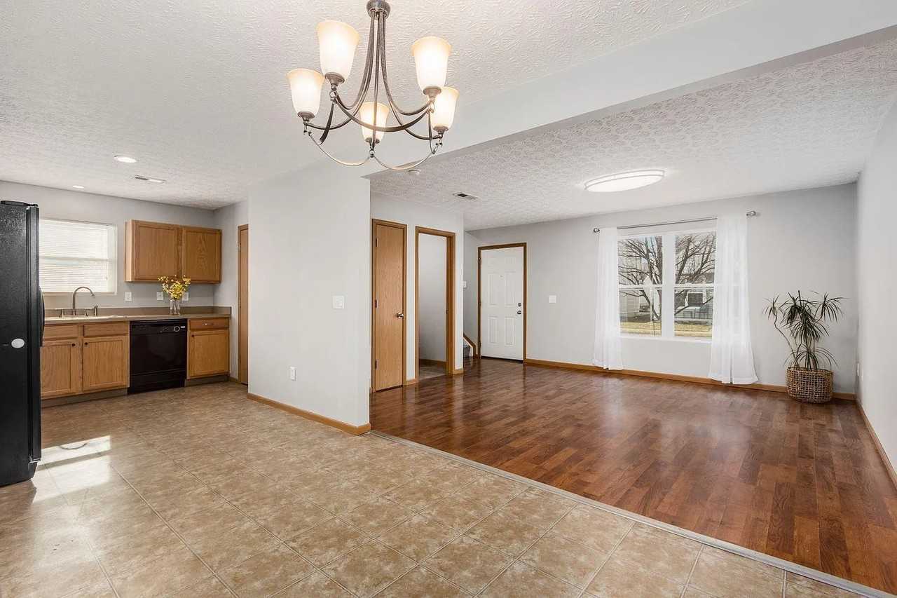 6168 Broad Stripes Ave - Photo 6 of 20