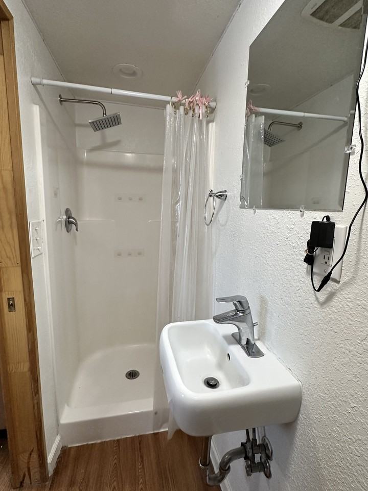 729 9th Ave #A - Photo 7 of 7