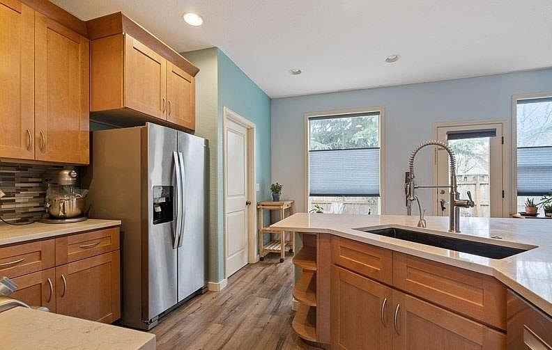 7407 Everwood Street Northeast - Photo 5 of 16