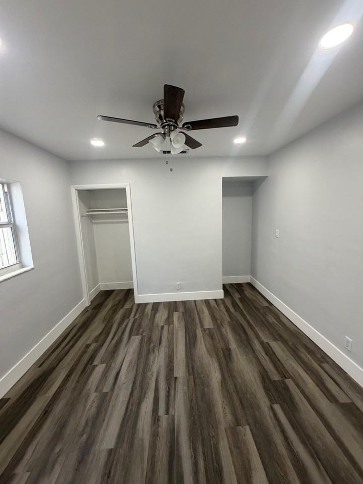 531 Ne 58th St #3 - Photo 3 of 6