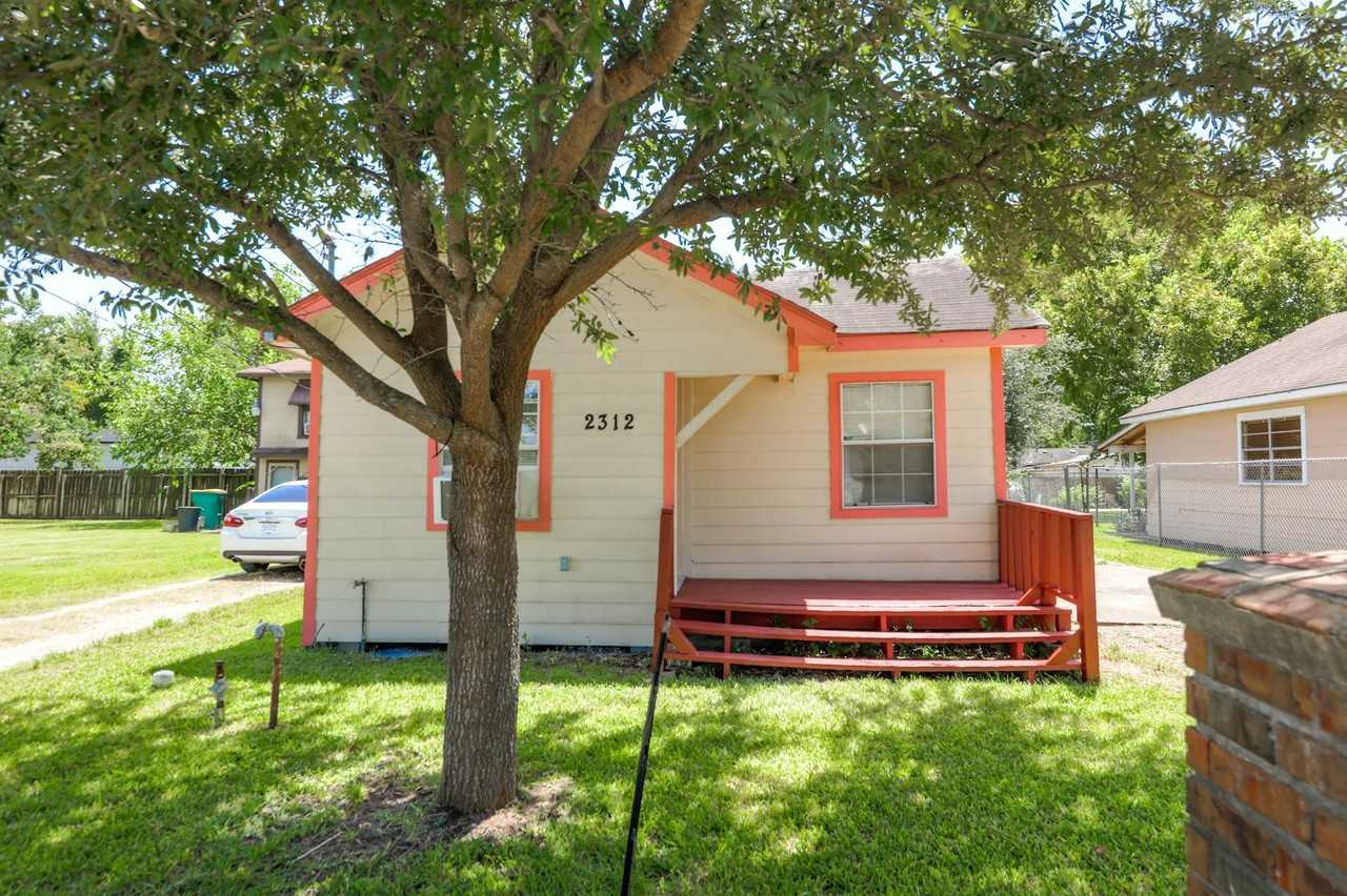 2312 Carolina Avenue - Photo 3 of 20