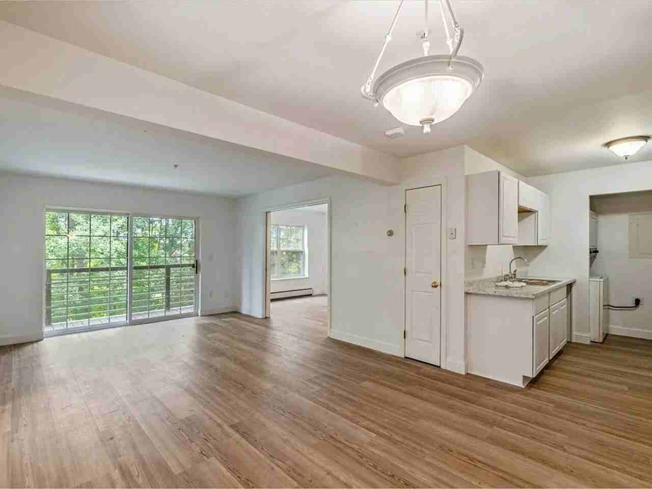 301 Hildred Dr - Photo 2 of 20