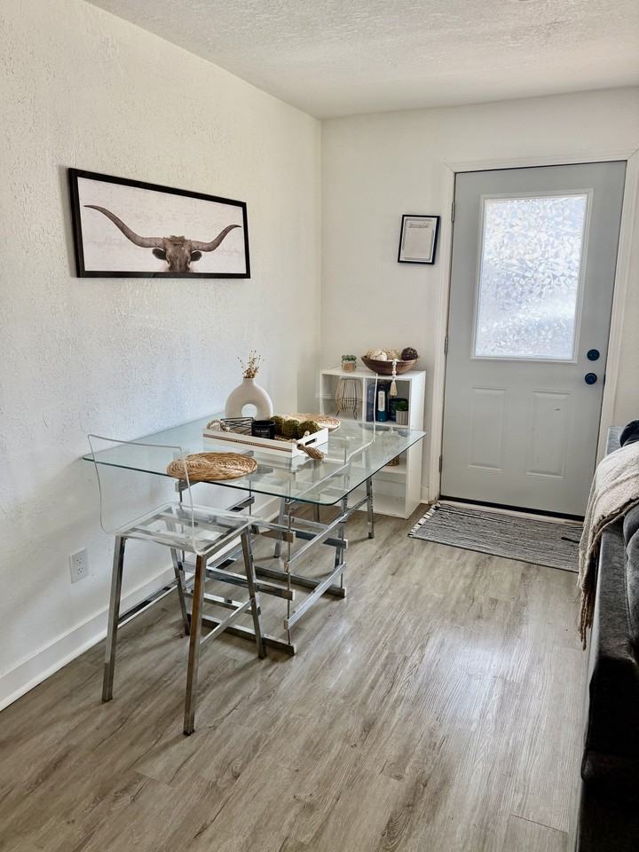 2935 W Madison St - Photo 2 of 8