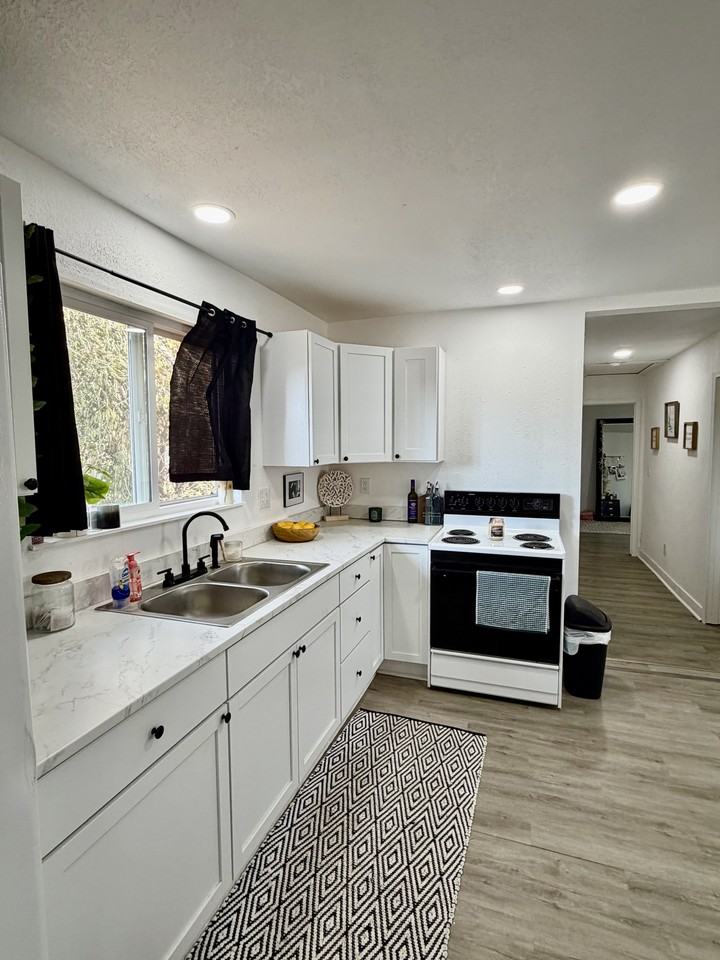 2935 W Madison St - Photo 7 of 8