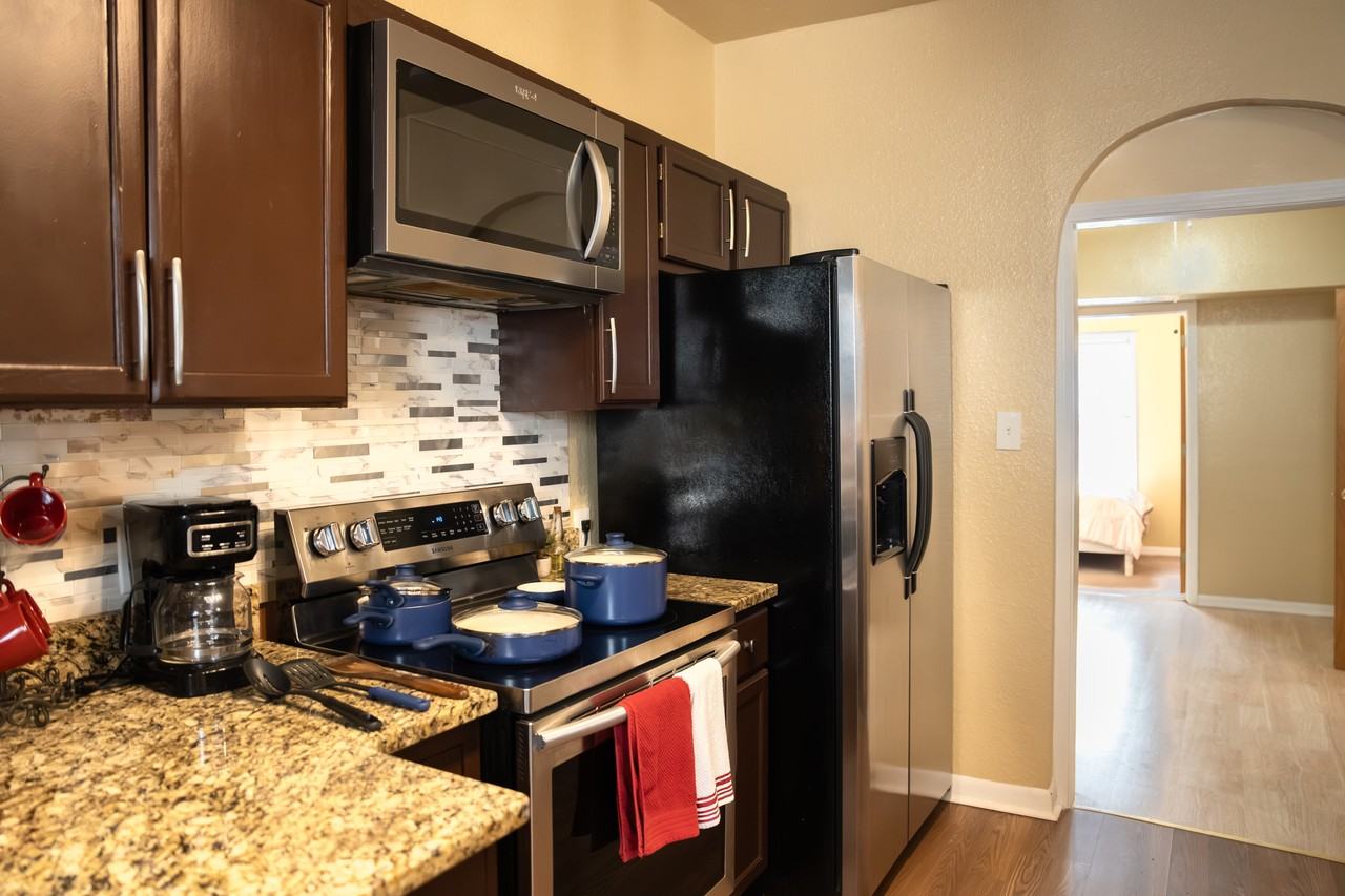 306 Washington St - Photo 3 of 19