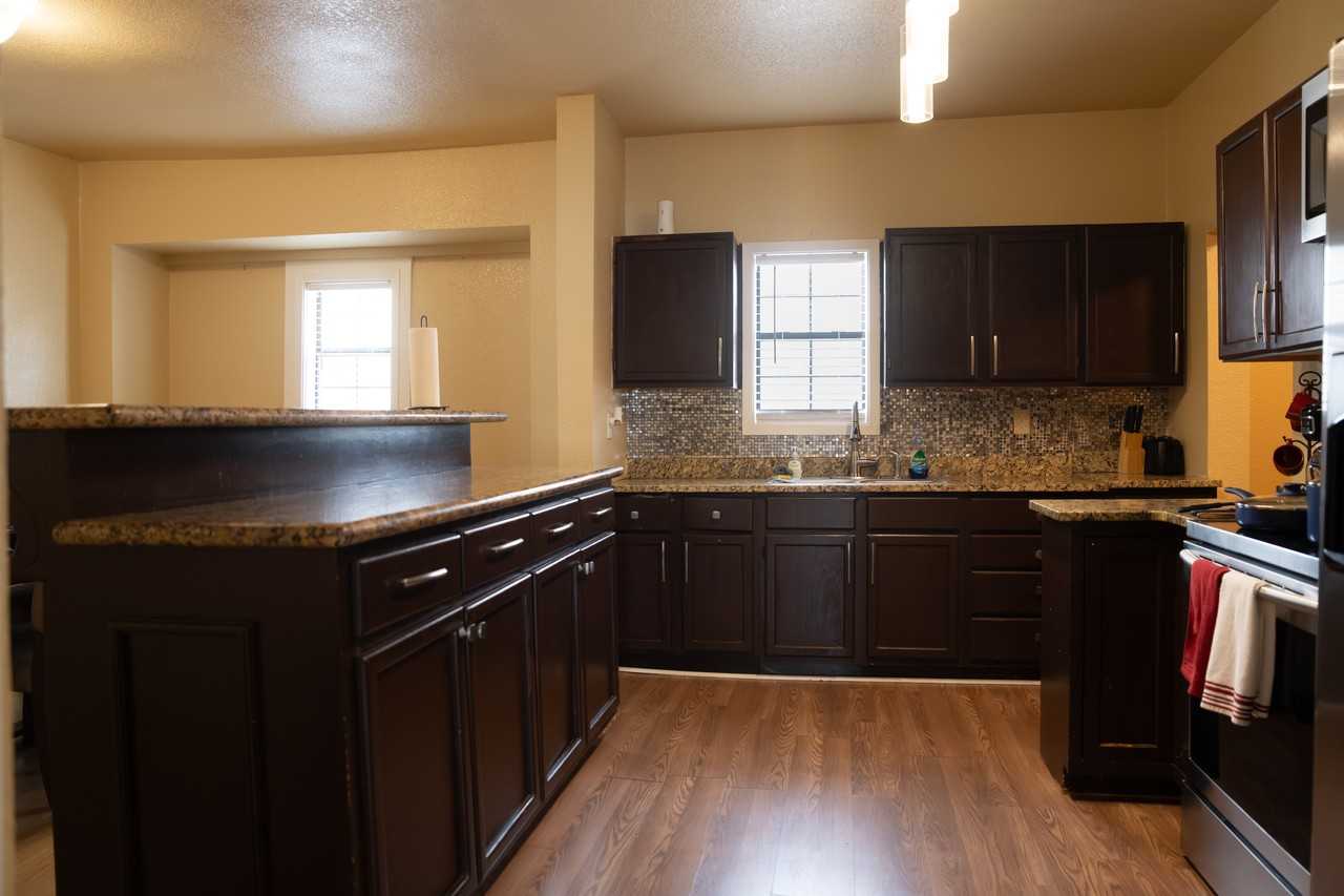 306 Washington St - Photo 5 of 19