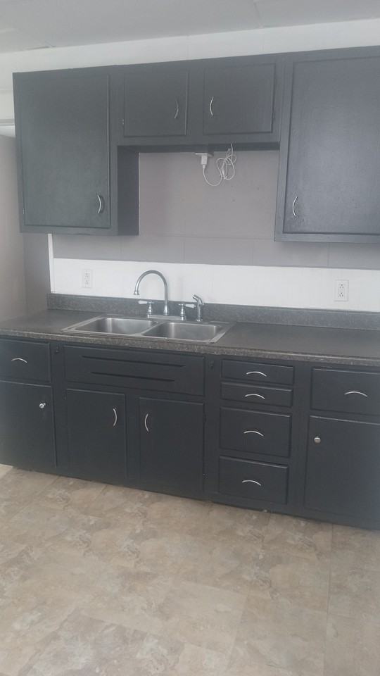 1608 Poplar St - Photo 2 of 13