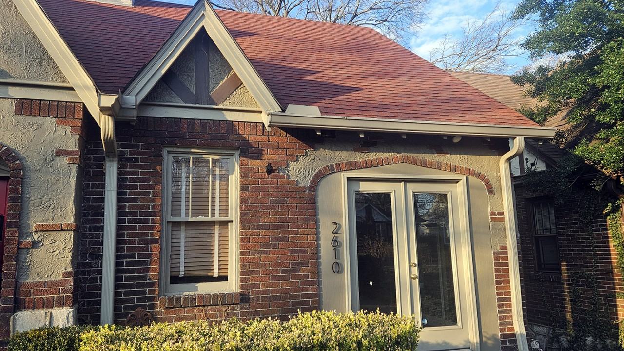 2610 Woodlawn Dr - Photo 2 of 20