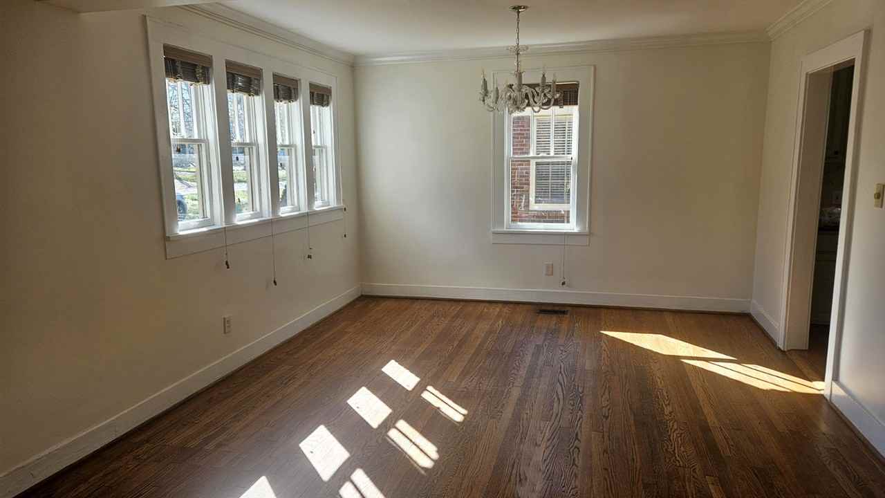 2610 Woodlawn Dr - Photo 4 of 20