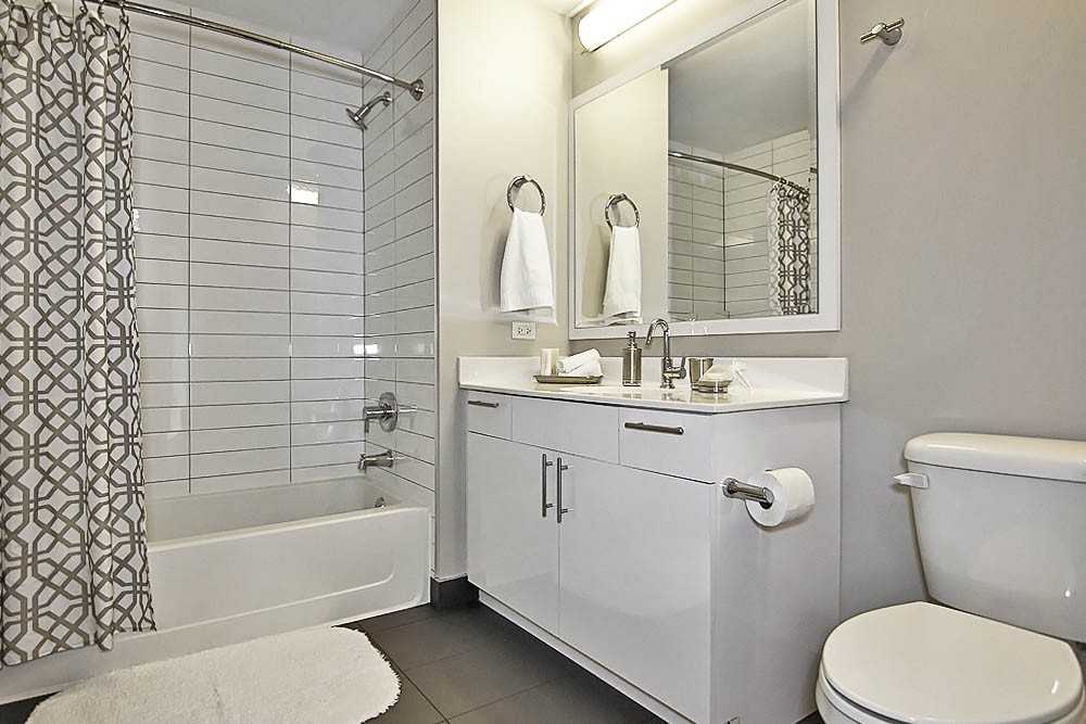 208 W Scott St - Photo 6 of 11