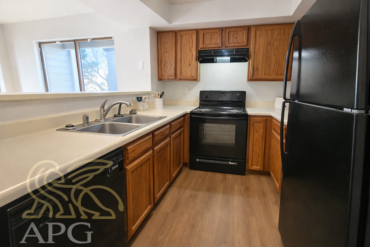 1070 Acapulco Ct - Photo 5 of 18