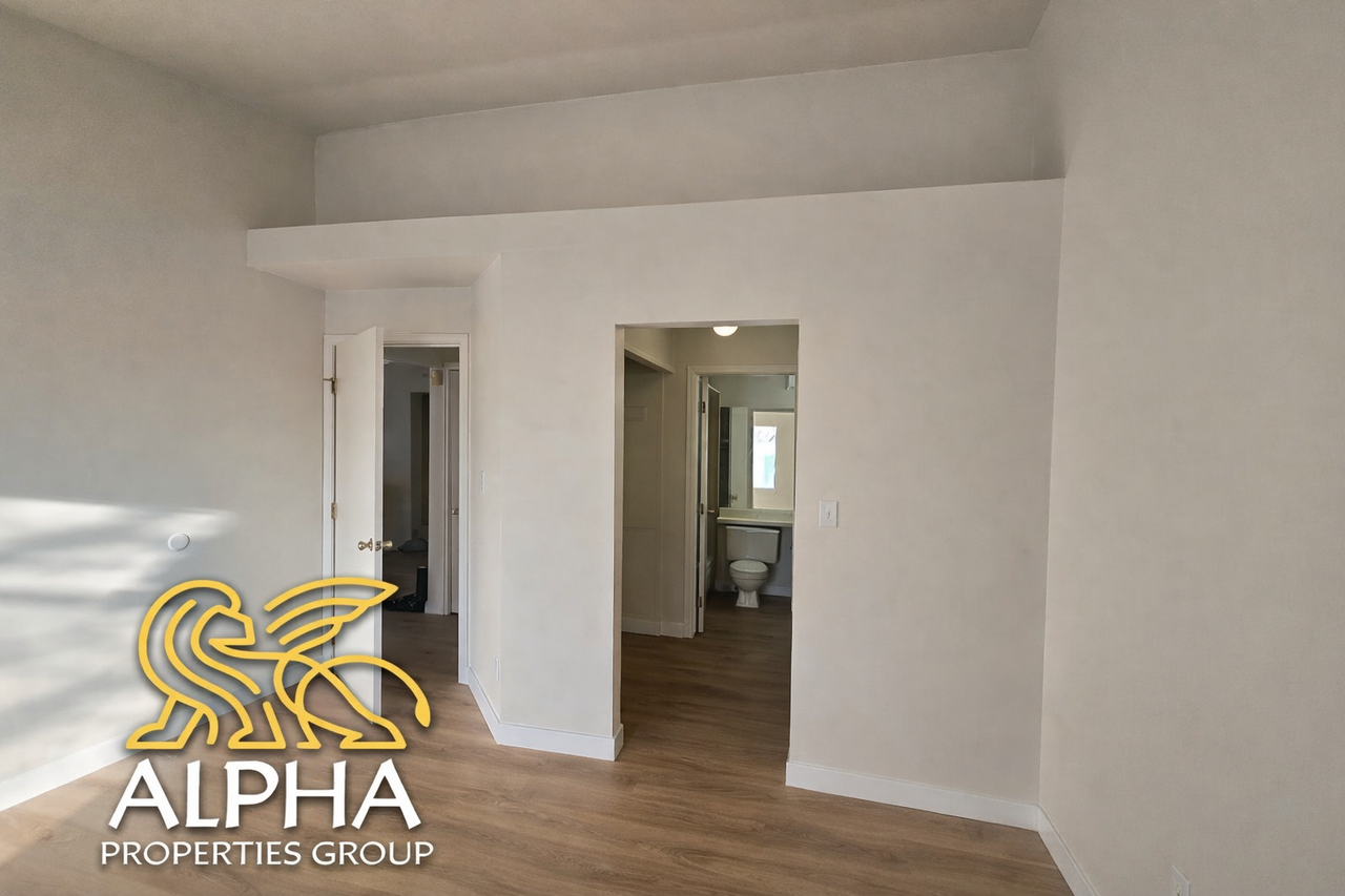 1070 Acapulco Ct - Photo 7 of 18