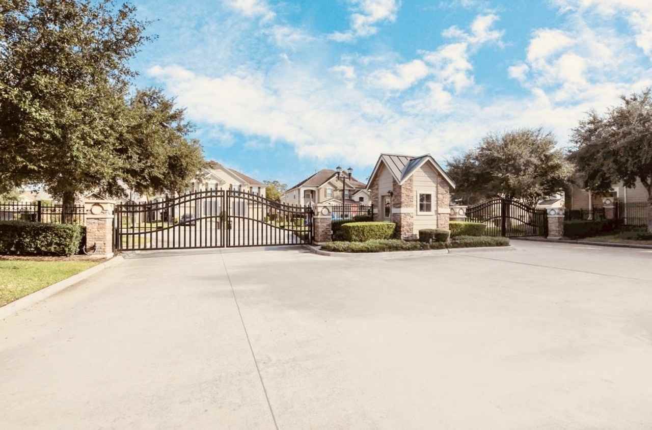 16005 Summerville Lake Dr - Photo 3 of 25