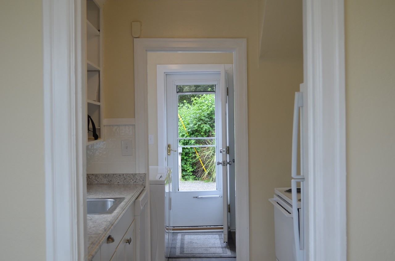 1202 18th St - Photo 6 of 14