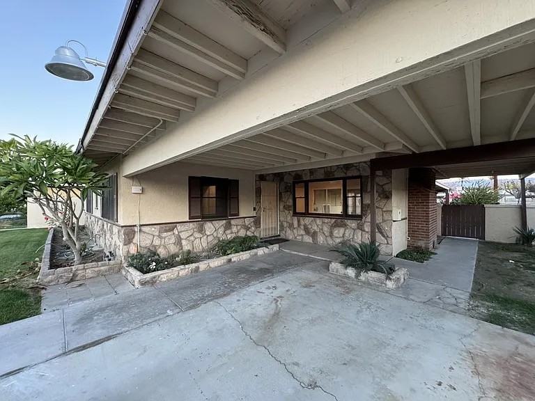 82172 Sierra Ave - Photo 2 of 13