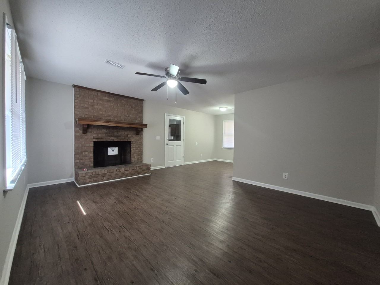 2409 Amy Cir - Photo 4 of 15