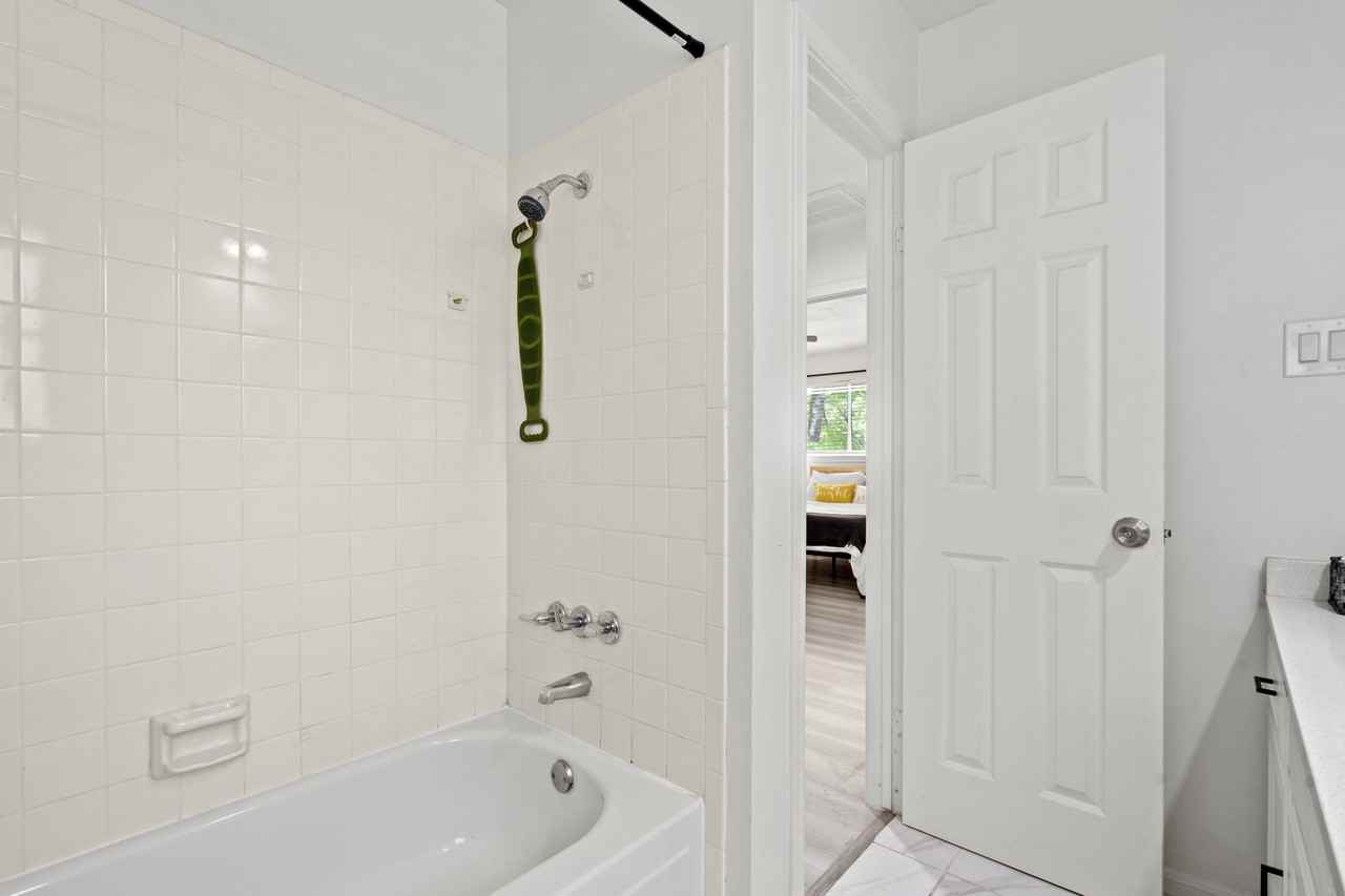 604 Lochnell Dr - Photo 5 of 20