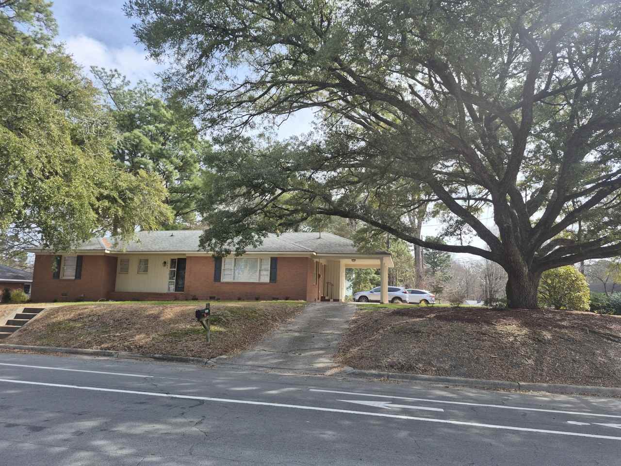 1802 S Elm St - Photo 2 of 17