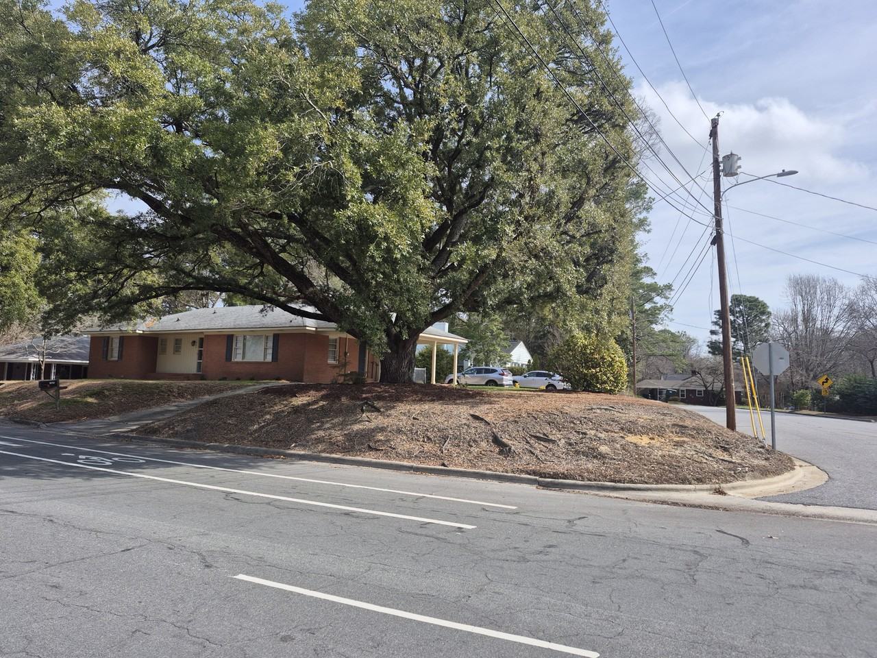 1802 S Elm St - Photo 3 of 17