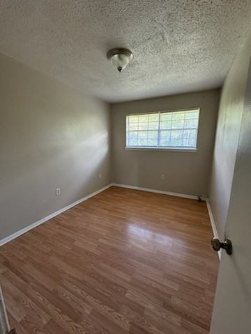 13706 Goodwood Blvd #13706 - Photo 4 of 10