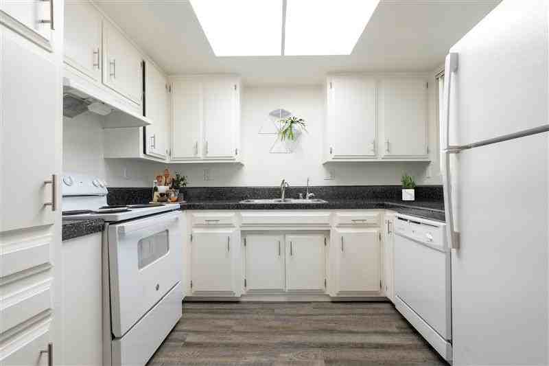 1130 Meadow Lake Dr #06 - Photo 3 of 12