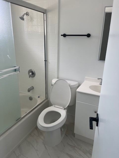 18216 Kingsdale Ave #12 - Photo 7 of 11