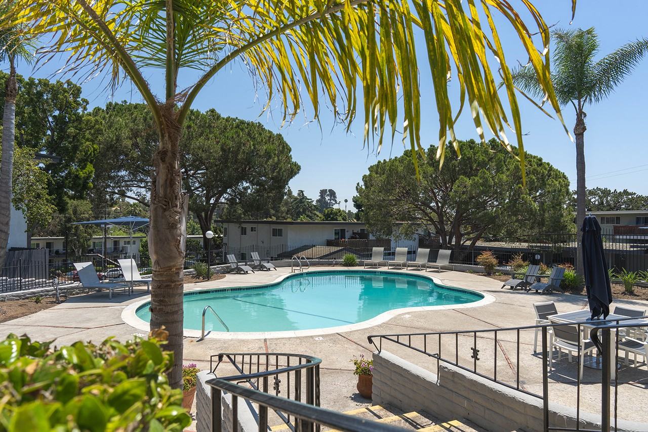 1155 Meadow Lake Dr #06 - Photo 2 of 7