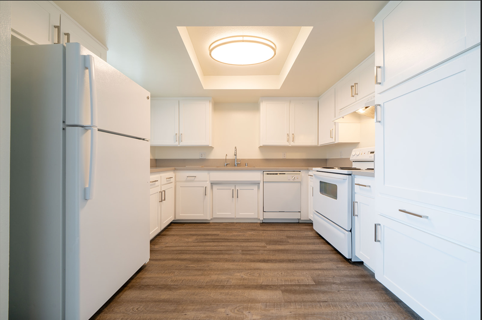 1155 Meadow Lake Dr #06 - Photo 4 of 7