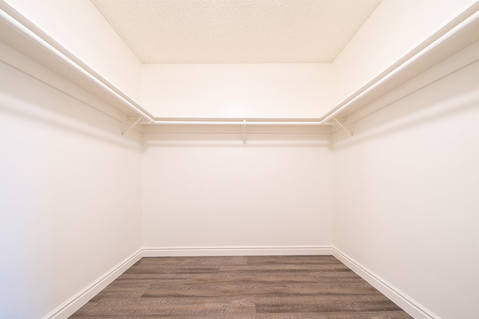 1155 Meadow Lake Dr #06 - Photo 6 of 7